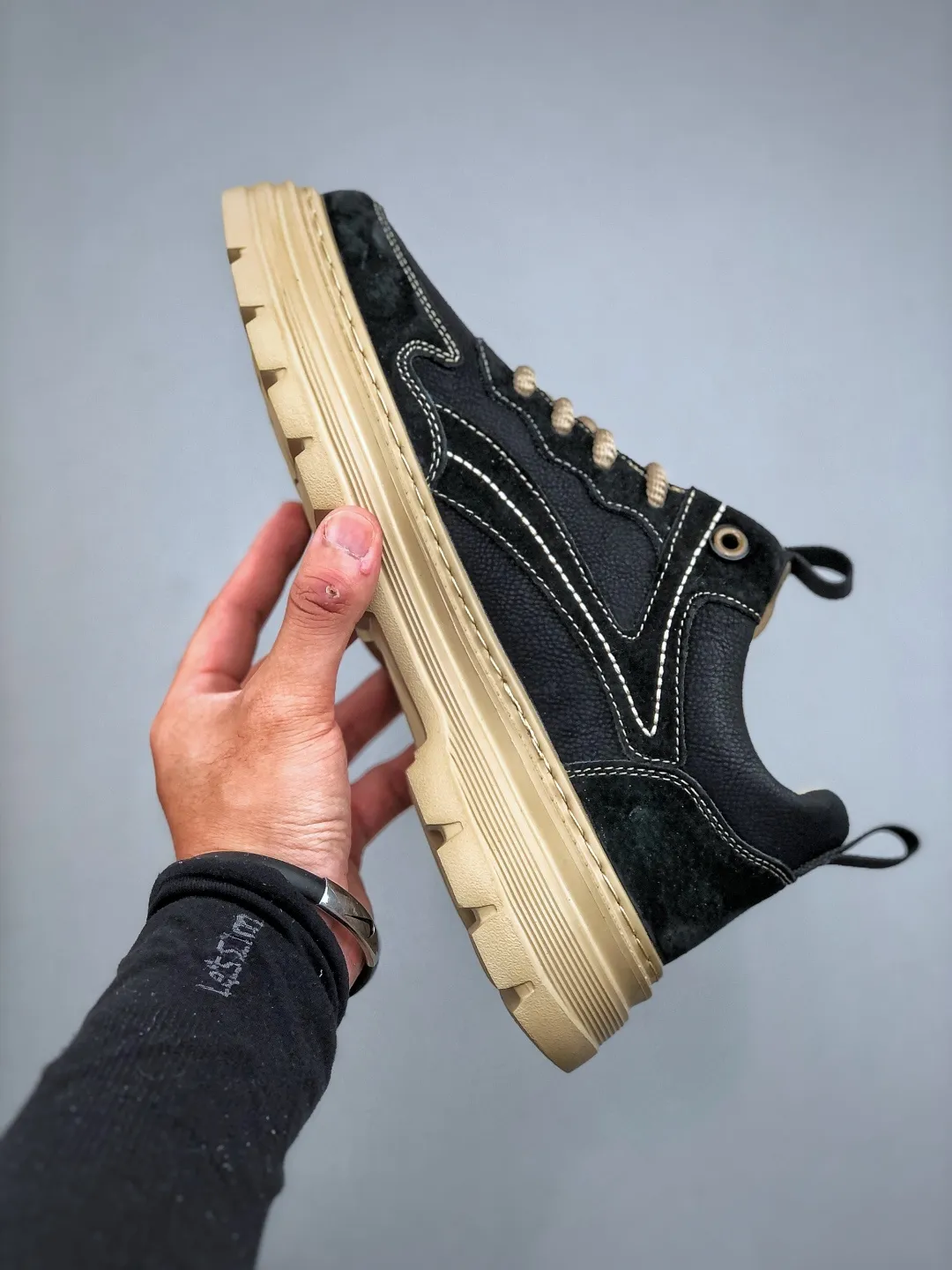 Local pick-up 520💰 Support store Timberland Outdoor leisure series Produced by a large factory in Guangdong New process upgrade Original box original packaging The fabric is made of Italian quality and durable, a must-have for men who are not handsome Size: 39-44